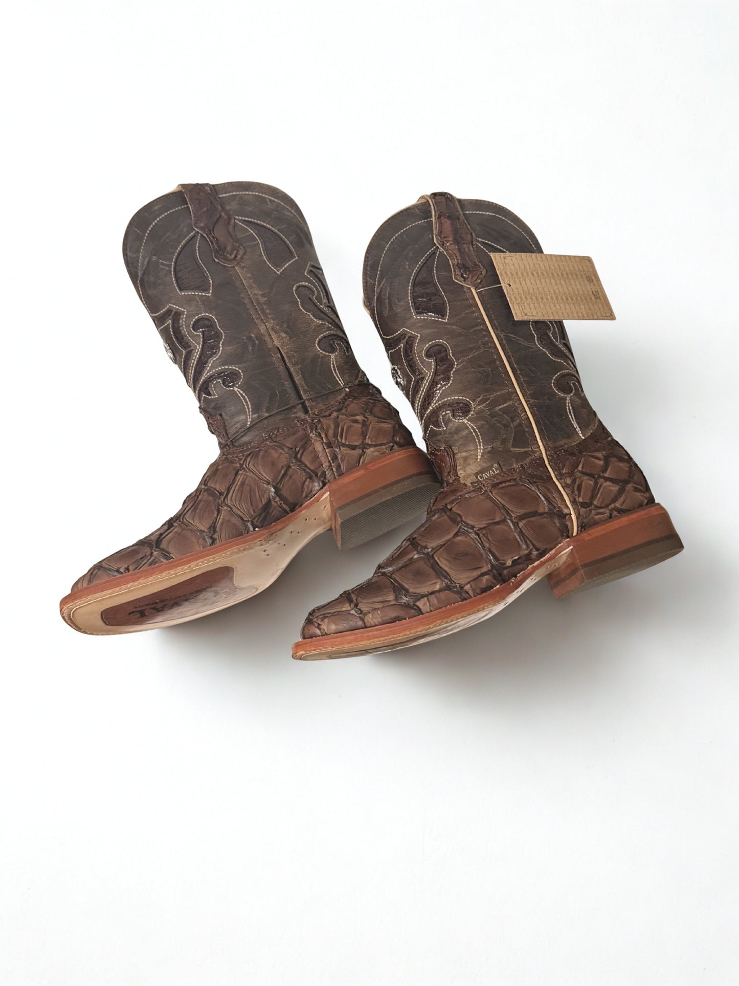 Brown Pirarcucu Boots