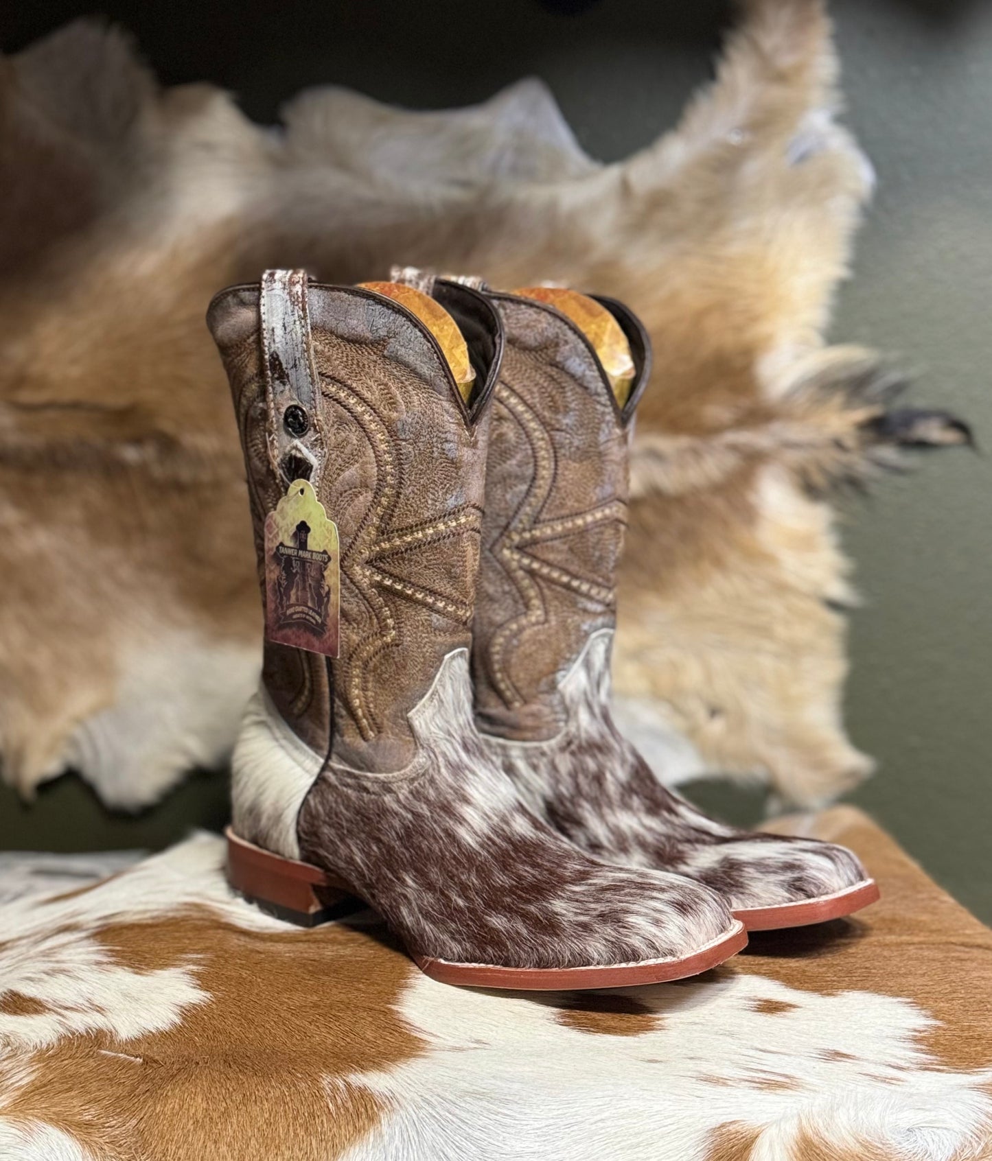 TANNER MARK MEN'S BROWN & WHITE COWHIDE COWBOY BOOTS