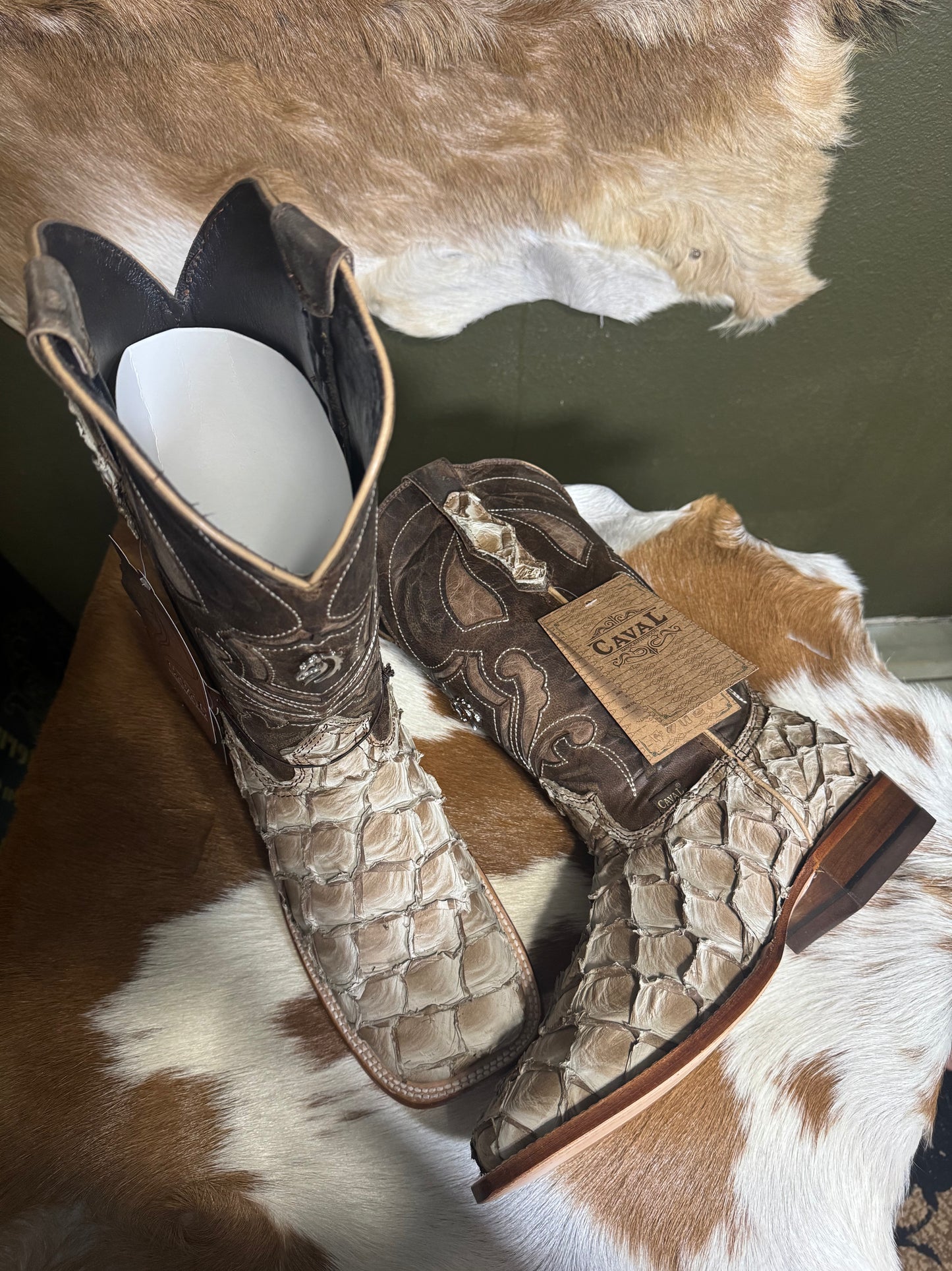 Onix-Cream Pirarucu Boots
